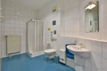 Personal-WC mit Dusche