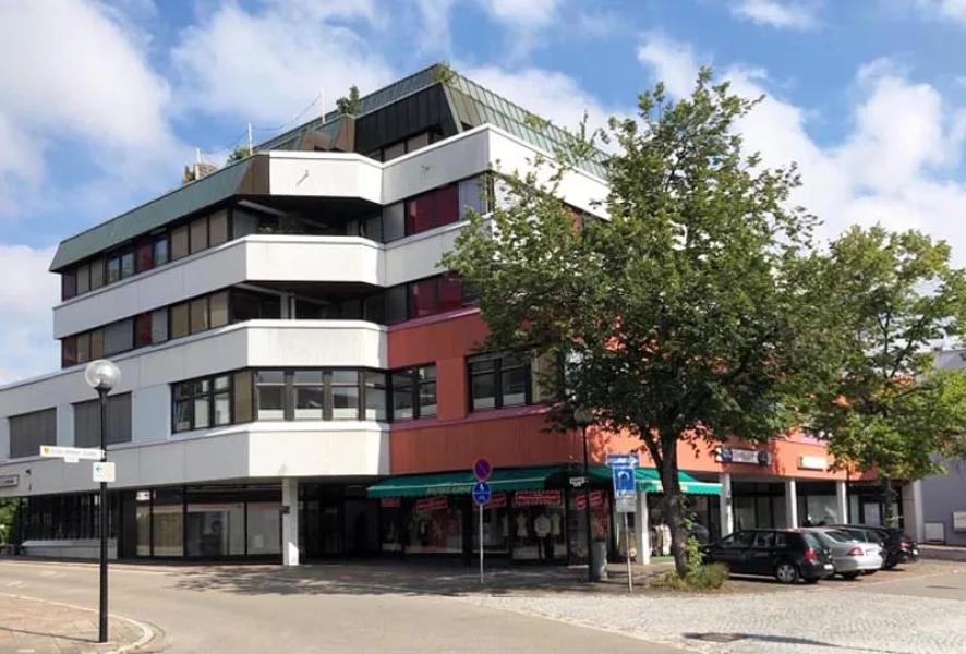 ID1007a - Laden/Einzelhandel kaufen in Trossingen - Vermietetes Ladengeschäft mit Kfz-Stellplatz in zentraler Lage