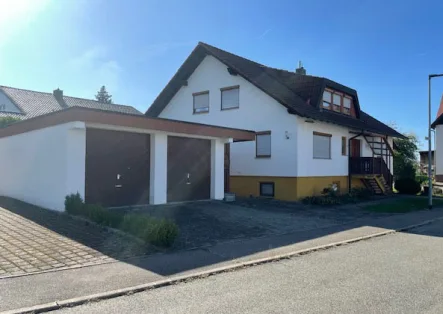 MID901A - Haus mieten in Durchhausen - Einfamilienhaus mit 3-Zimmer-Einliegerwohnung und Doppelgarage