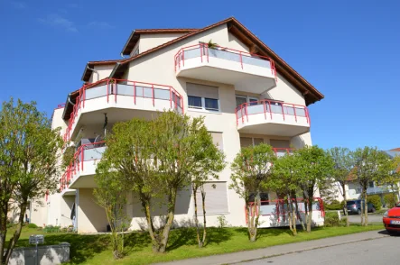 MID912 - Wohnung mieten in Trossingen - Zwei-Zimmer-Dachwohnung mit Panoramablick und Stellplatz
