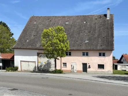 ID1035a - Haus kaufen in Weigheim - Denkmalgeschütztes Bauernhaus mit viel Platz