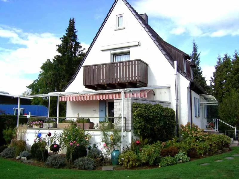 ID1052 - Haus kaufen in Trossingen - Einfamilienhaus mit Garage und schönem Garten