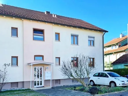 ID1055 - Wohnung kaufen in Trossingen - 3-Zi-Wohnung mit Wintergarten und Terrasse