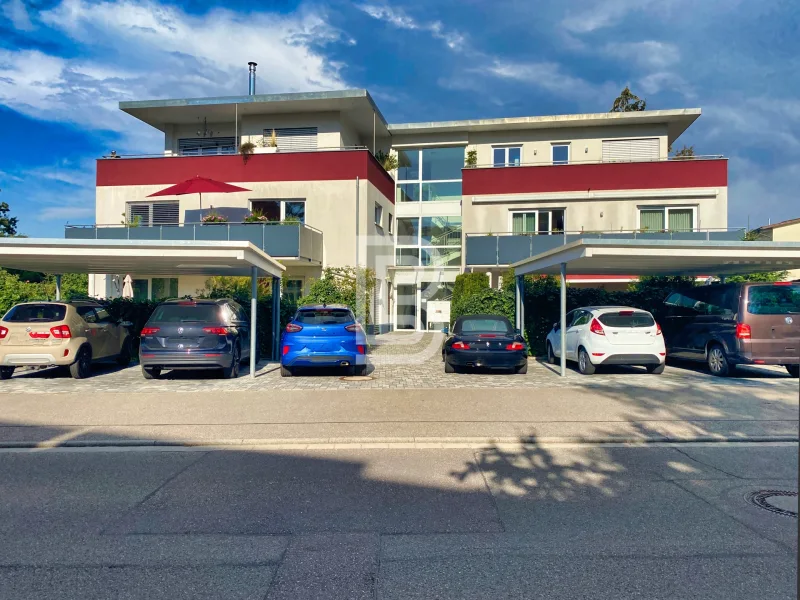 Hausansicht - Wohnung kaufen in Bad Krozingen - Moderne und großzügige Wohnung im Kurort Bad Krozingen