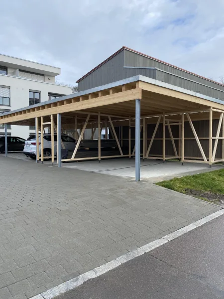 Carport  ( noch im Bau )