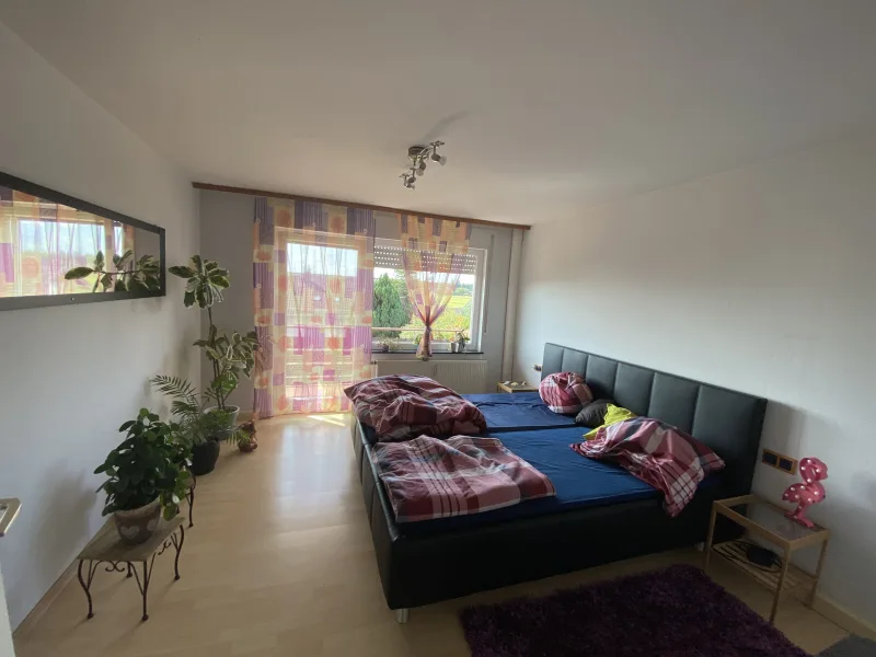 Schlafzimmer UG