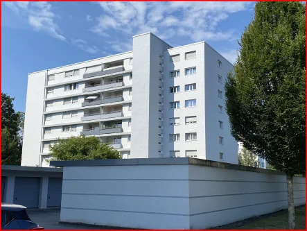 Außenansicht - Wohnung kaufen in Göppingen - Wohnung mit Aussicht zum Modernisieren!