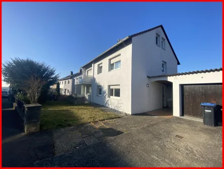  - Haus kaufen in Uhingen - Aufgepasst! Modernisiertes ZFH,  mit viel Platz - großem Garten - Garage - 2 Stellplätze!