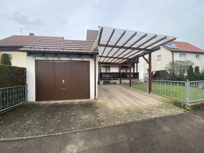 Garage und Carport