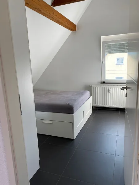 Schlafzimmer DG