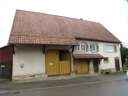 Vorderseite - Haus kaufen in Wannweil - Bauernhaus mit Scheune
