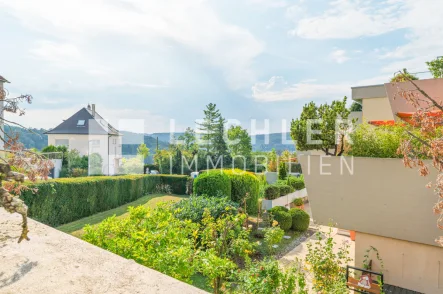 Aussichtsreich - Wohnung kaufen in Stuttgart / Degerloch - TERRASSENWOHNUNG MIT SCHÖNEM BLICK IN RUHIGER UND BELIEBTER LAGE