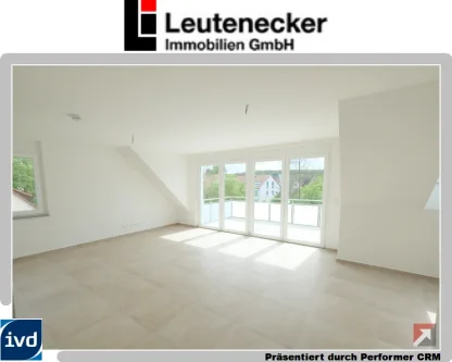 Wohn-Esszimmer - Wohnung kaufen in Remseck - Fertig ausgebaut und direkt beziehbar: Lichtdurchflutete 4-Zimmer-Dachgeschoss-Wohnung mit Aufzug