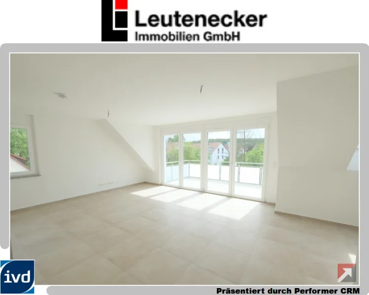 Wohn-Esszimmer - Wohnung kaufen in Remseck - Fertig ausgebaut und direkt beziehbar: Lichtdurchflutete 4-Zimmer-Dachgeschoss-Wohnung mit Aufzug
