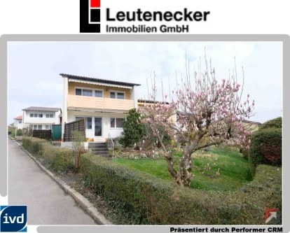 Hausansicht - Haus kaufen in Reutlingen - Willkommen im Grünen: Ihr neues Familienhaus in der Gartenstadt