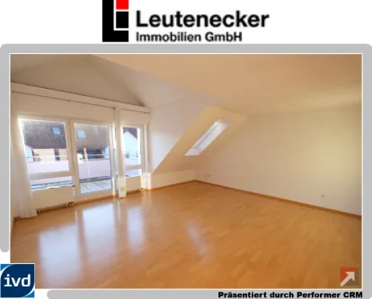 Wohnbereich - Wohnung kaufen in Remseck - Wohntraum über den Dächern: Moderne 4-Zimmer-Dachgeschoss-Maisonettewohnung