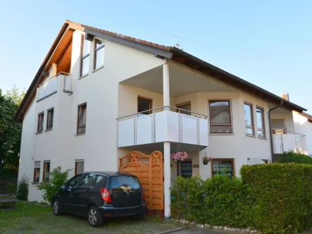 Blick zum Balkon - Wohnung mieten in Reutlingen - Viel Licht von 3 Seiten - Helles Wohnen mit Sonnen-Balkon in Mittelstadt