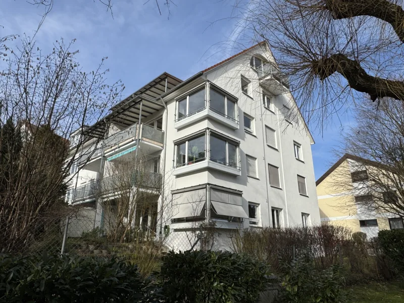 Objektansicht - Wohnung kaufen in Friedrichshafen - Vermietete 3-Zimmer-Wohnung mit Balkon und TG-Stellplatz