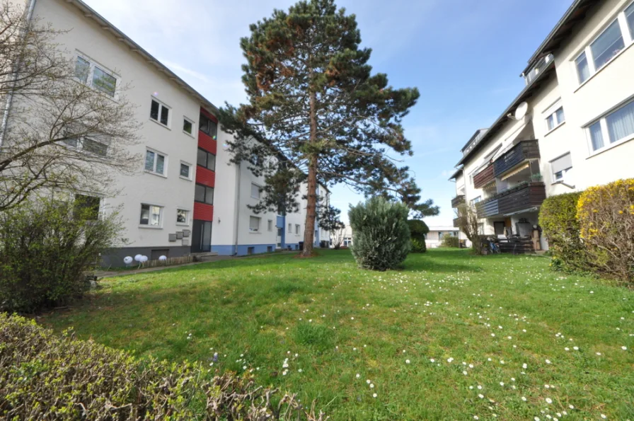 Hausansicht - Wohnung mieten in Gerlingen - Helle, modernisierte Wohnung mit Südbalkon – Ihr neues Zuhause zum Wohlfühlen