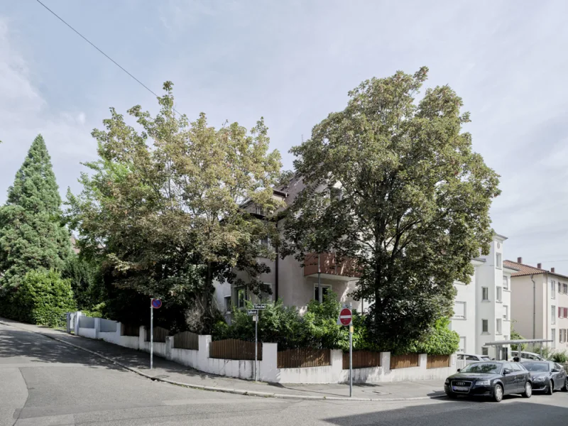 Hausansicht - Wohnung kaufen in Stuttgart - Kapitalanlage mit ca. 4,5% Rendite nähe Villa Berg