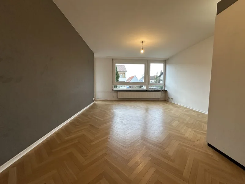 Wohn- und Esszimmer - Wohnung mieten in Stuttgart - Stilvolle 3-Zimmer-Wohnung mit Balkon und privater Garage+EBK