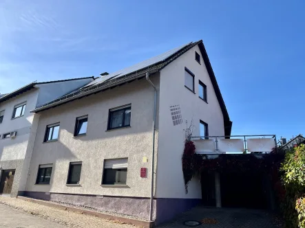 Ansicht  - Haus kaufen in Sinzheim - Gepflegtes Dreifamilien-Wohnhaus zur Kapitalanlage oder Eigennutzung in Sinzheim-Winden!