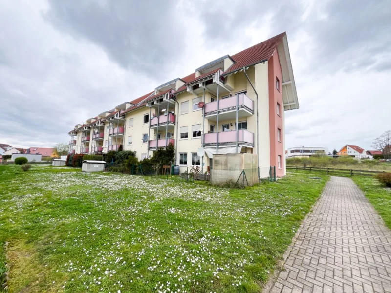 Außenfoto - Wohnung kaufen in Schkopau / Ermlitz - 3 ZIMMER EIGENTUMSWOHNUNG MIT BALKON UND TIEFGARAGENSTELLPLATZ!