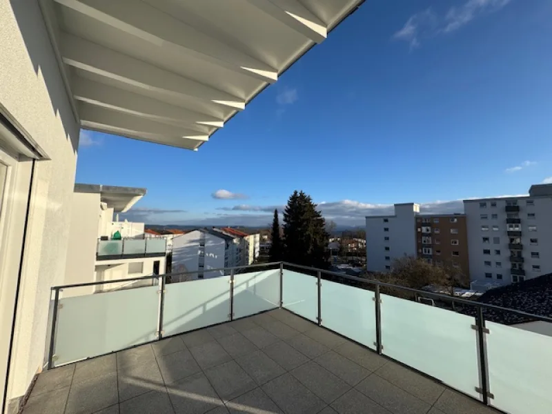 ...große Terrasse mit Weitblick - Wohnung kaufen in Oberndorf-Lindenhof - Penthouse - individuelle Gestaltung möglich - Einzug in sechs Wochen