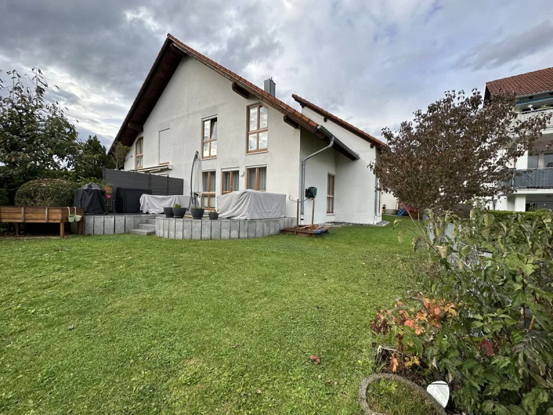 Gartenansicht - Haus kaufen in Spaichingen - Einfamilienhaus mit modernem, offenem Wohnambiente