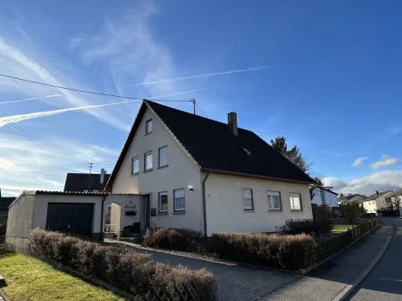 Ansicht - Haus kaufen in Spaichingen - Einfamilienhaus in Spaichingen mit dem Charme der 70er Jahre