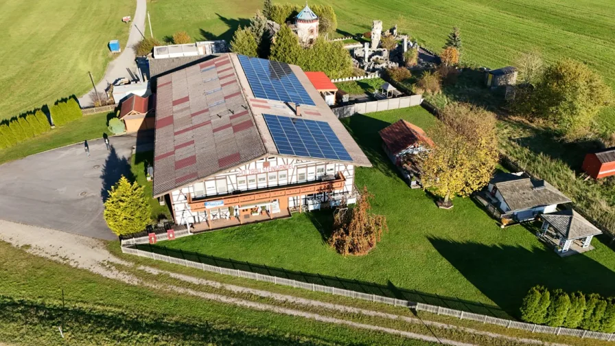 Aussenansicht - Haus kaufen in Epfendorf-Harthausen - Aufgepasst -  Wohnen und Arbeiten unter einem Dach