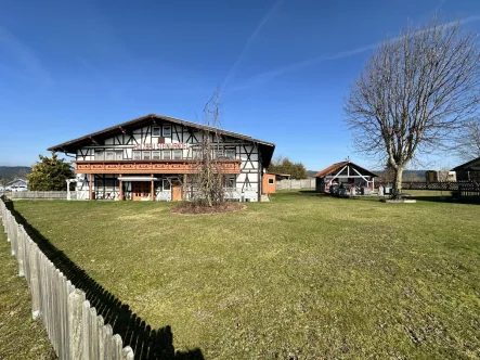 Aussenansicht - Haus kaufen in Epfendorf-Harthausen - Handwerker aufgepasst - Wohnen und Arbeiten unter einem Dach