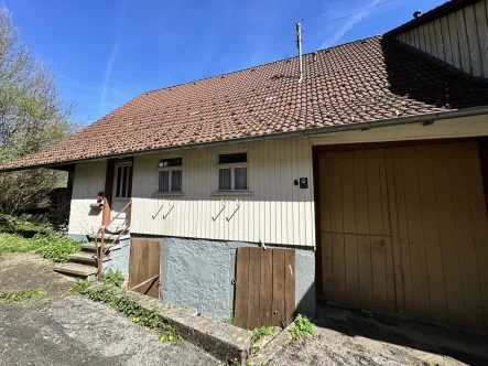 Eingangsbereich - Haus kaufen in Dornhan / Busenweiler - Bauernhaus mit großem Grundstück