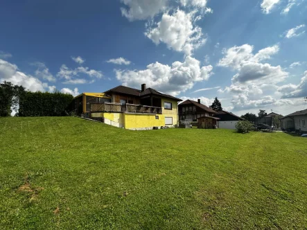 Aussenansicht - Haus kaufen in Bösingen / Herrenzimmern - Über den Dächern von HerrenzimmernEinfamilienhaus in sonniger Lage