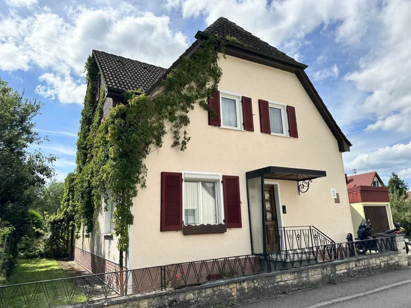 Ansicht - Haus kaufen in Dornhan - Reserviert!!!Charmantes Einfamilienhaus in ruhiger Wohnlage