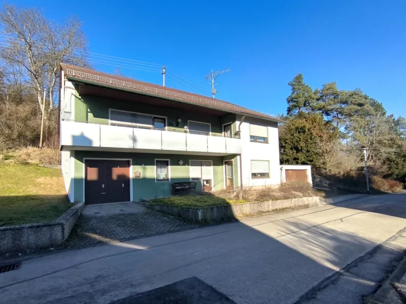 Ansicht - Haus kaufen in Rosenfeld - Großzügiges Einfamilienhaus in ruhiger Lage!