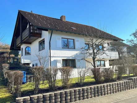 Ansicht - Haus kaufen in Dornhan - "Charmantes Einfamilienhaus mit Einliegerwohnung in sonniger, ruhiger Lage – Ihr gepflegtes Traumzuhause!"