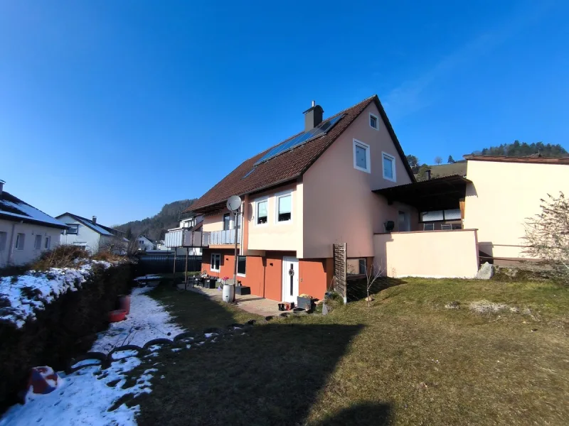 Ansicht Garten - Haus kaufen in Oberndorf am Neckar / Altoberndorf - Modernisiertes Einfamilienhaus mit Einliegerwohnung