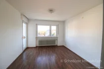 Elternschlafzimmer OG mit Zugang zum Balkon