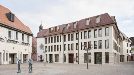 Blick vom Erwin Vetter-Platz - Büro/Praxis mieten in Ettlingen - Neubau-Büro zum Selbstgestalten