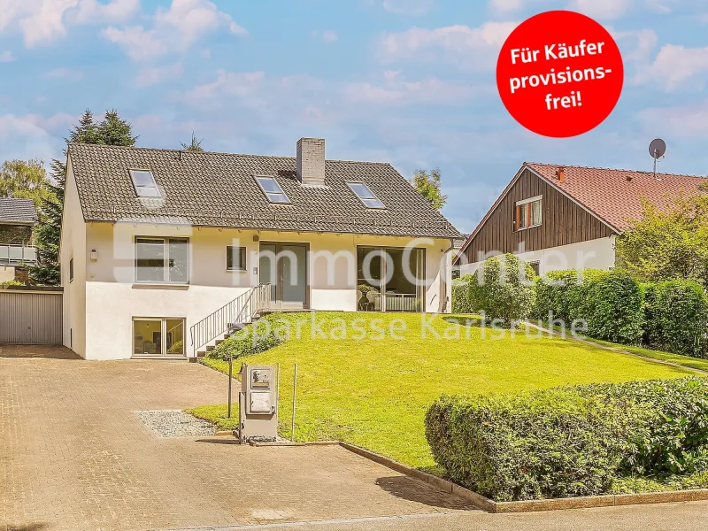 Außenansicht - Haus kaufen in Waldbronn - Ihr Traumhaus in bester Lage in Waldbronn-Reichenbach! Großes Einfamilienhaus mit Garage und Garten