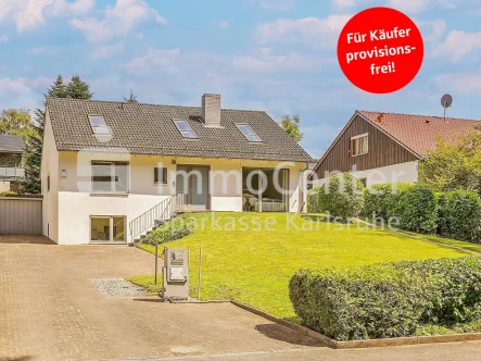 Außenansicht - Haus kaufen in Waldbronn, Reichenbach - Ihr Traumhaus in bester Lage in Waldbronn-Reichenbach! Großes Einfamilienhaus mit Garage und Garten