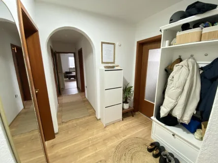 Diele/Garderobe - Wohnung mieten in Coburg - Modernisierte 2,5-Zi.-Wohnung inklusive EBK & Gartennutzung - Bereich Pilgramsroth/Lange Gasse