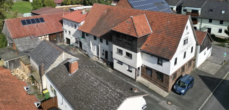 Luftibild - Haus kaufen in Meeder - Kapitalanlage in 8 Wohneinheiten - vollvermietetes Mehrfamilienhaus