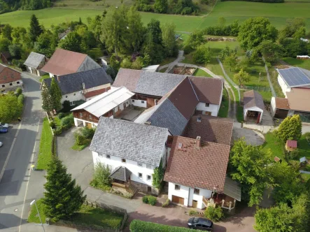 Luftbild - Haus kaufen in Lautertal - Schöner 3-Seitenhof der Wohn- und Lebenswünsche erfüllt!