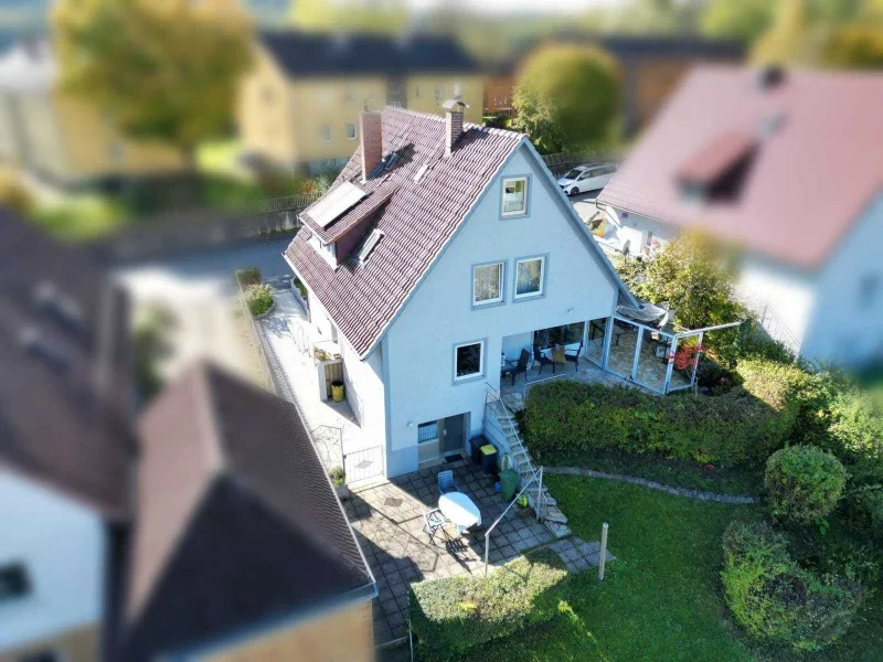 Nordost Ansicht - Haus kaufen in Coburg - Wohnen mit Fernblick! Unternehmer setzte immer auf Qualität, überzeugen Sie sich!