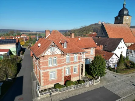 Representativer Anblick - Haus kaufen in Heldburg - Historischer Charme - Repräsentatives Backsteinhaus für Wohn- und Geschäftszwecke