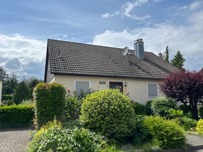 Außenansicht  - Haus kaufen in Ettenheim - Beste Wohnlage in Ettenheim-Altdorf - Einfamilienhaus mit viel Potential, idyllischem Garten und Doppelgarage