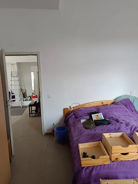 Zimmer 2 mit Blick in den Flur