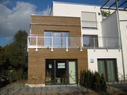 Ansicht mit Terrasse - Wohnung mieten in Heubach - ***Lifestyle-Apartment inkl. kompletter Möblierung in Heubach***
